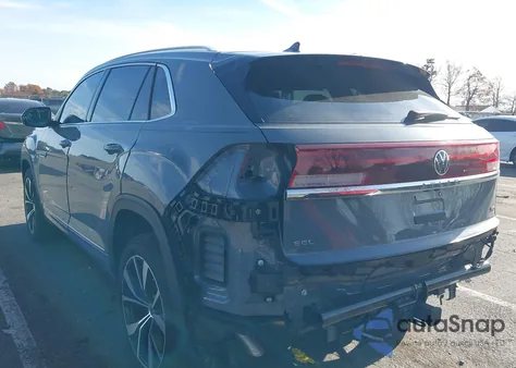 2024 Volkswagen Atlas Cross Sport 2.0T Sel Premium R-Line z USA, uszkodzony, nr VIN 1V2FE2CA0RC260386